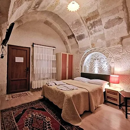 מלון Falcon Cave גורמה